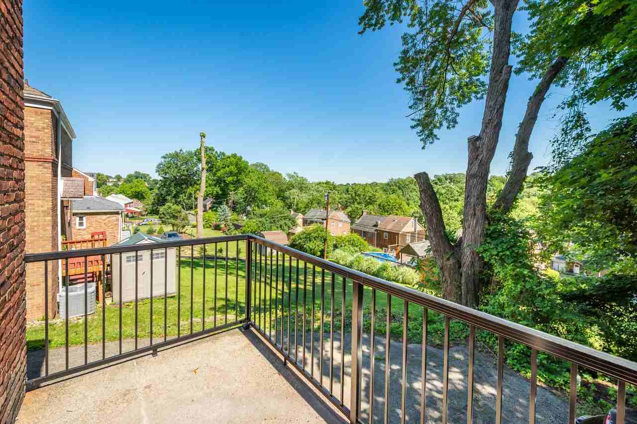 202 National Dr - Photo 4 of 28