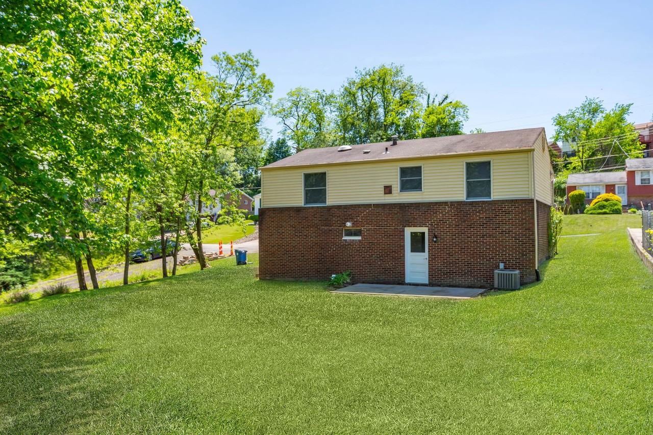 3815 Louisa St - Photo 3 of 20