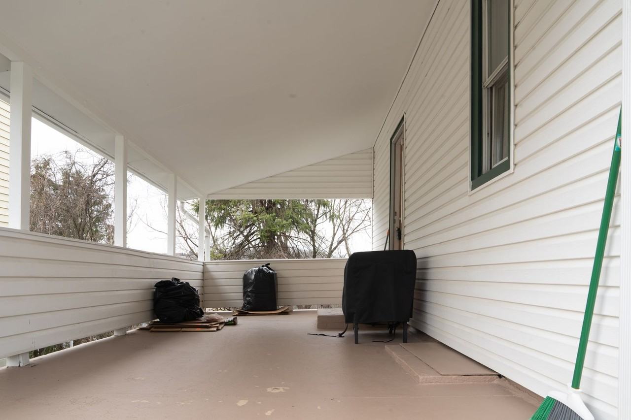 726 Hestor Dr - Photo 3 of 26