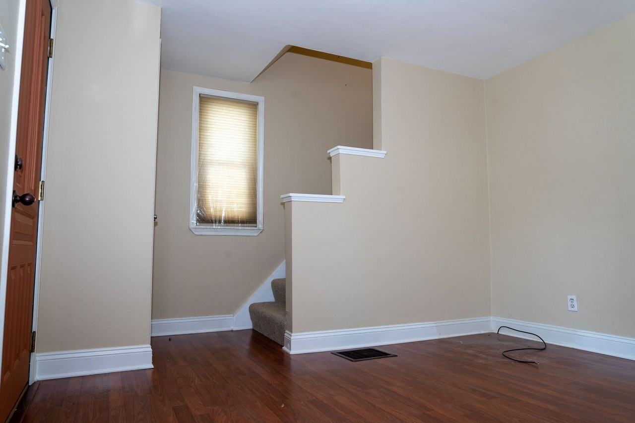 726 Hestor Dr - Photo 4 of 26