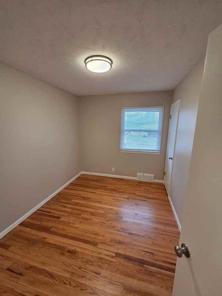 6080 Ellison Ave - Photo 5 of 14