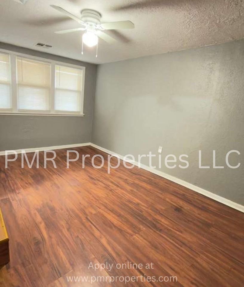 1815 Nw Smith Ave - Photo 4 of 7