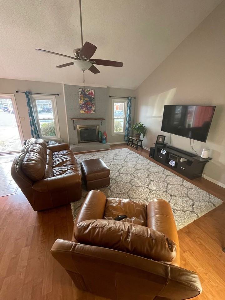 1312 Pershing Ct - Photo 3 of 17