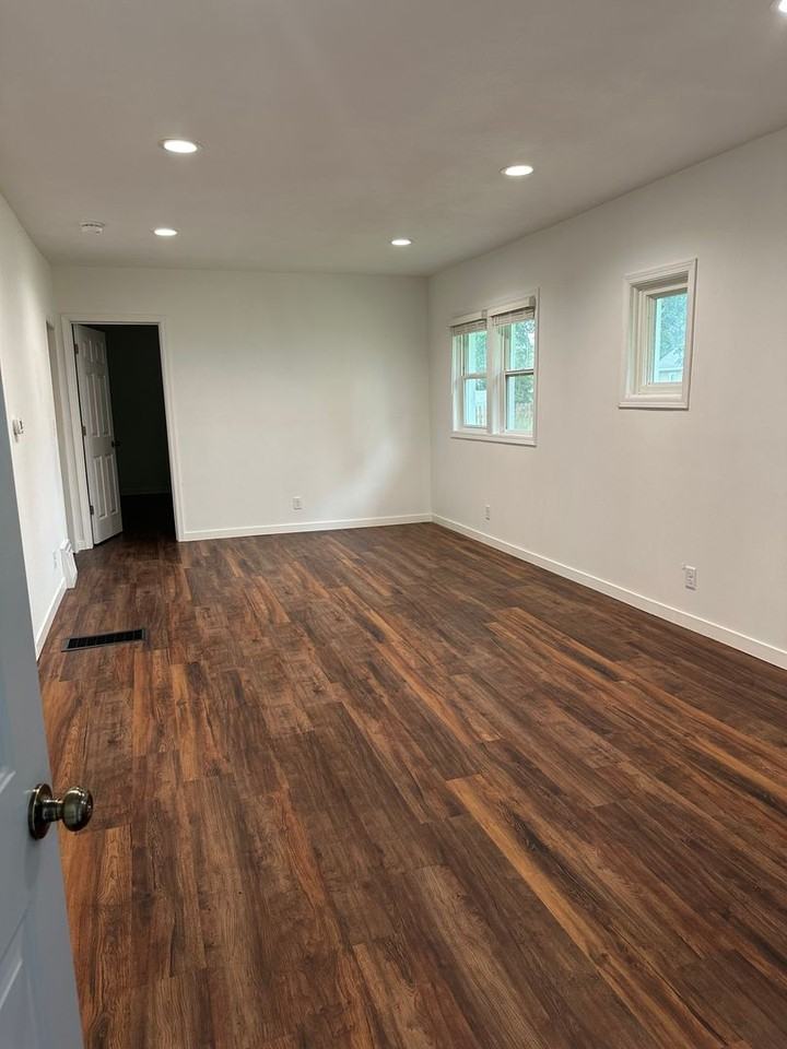 831 S 9th St - Photo 2 of 16