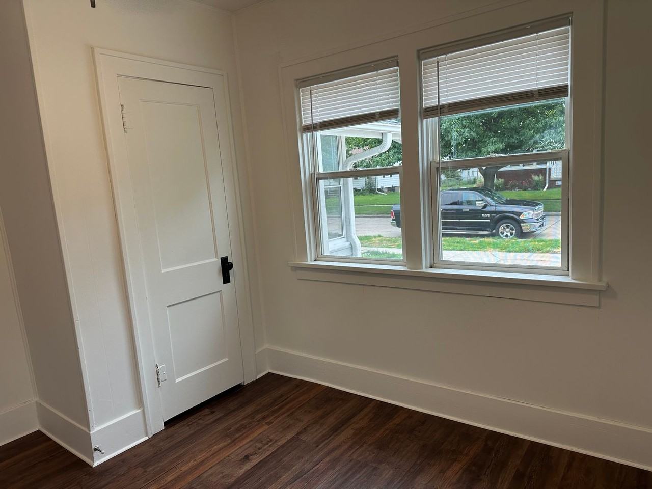 831 S 9th St - Photo 6 of 16