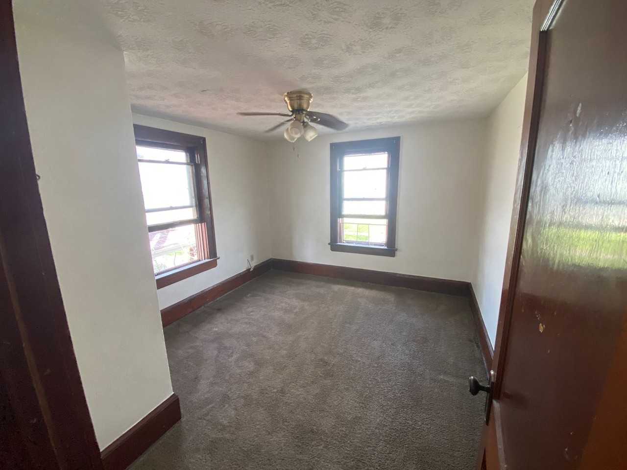 1368 Moore St - Photo 4 of 11