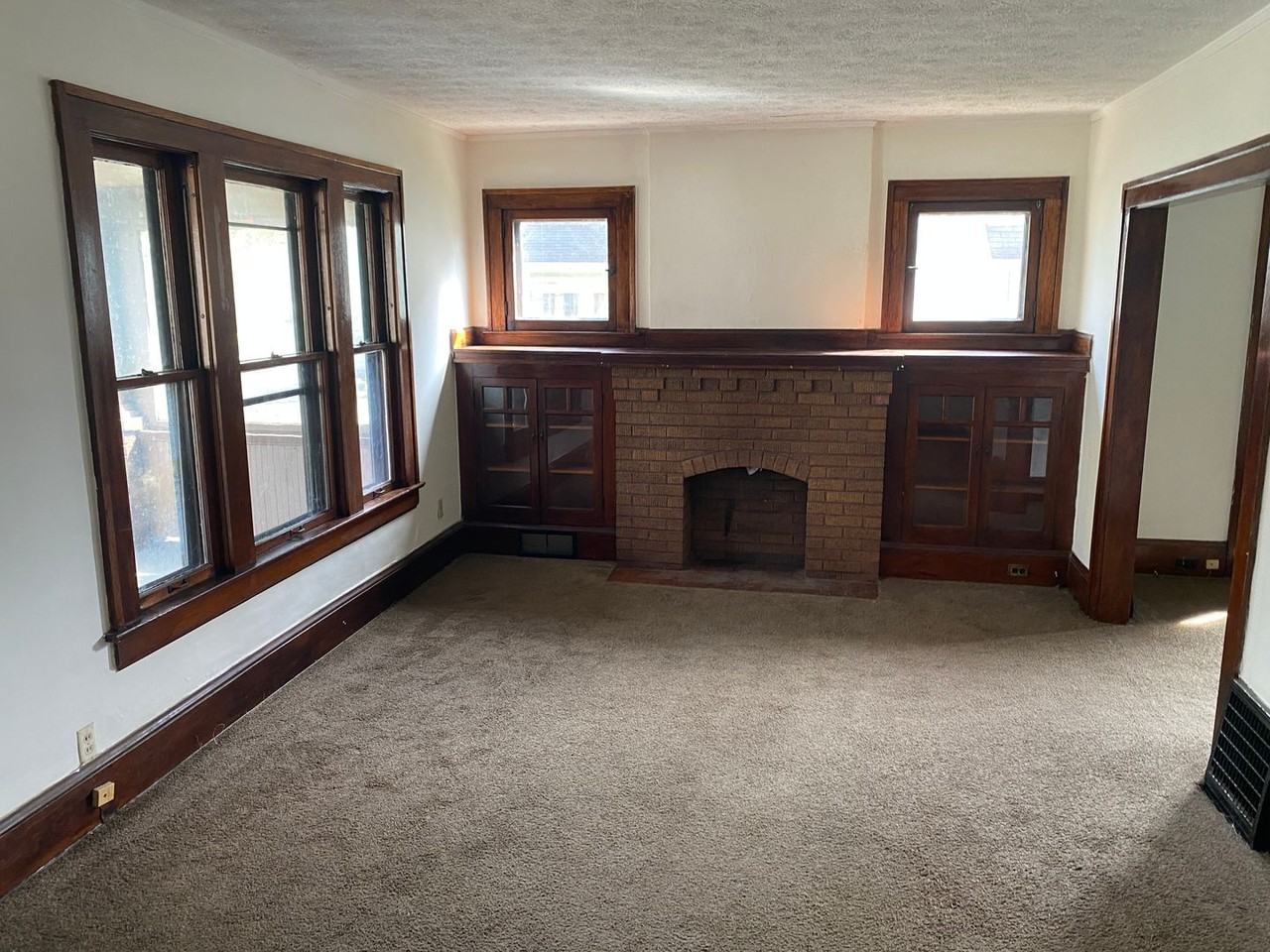 1368 Moore St - Photo 3 of 15