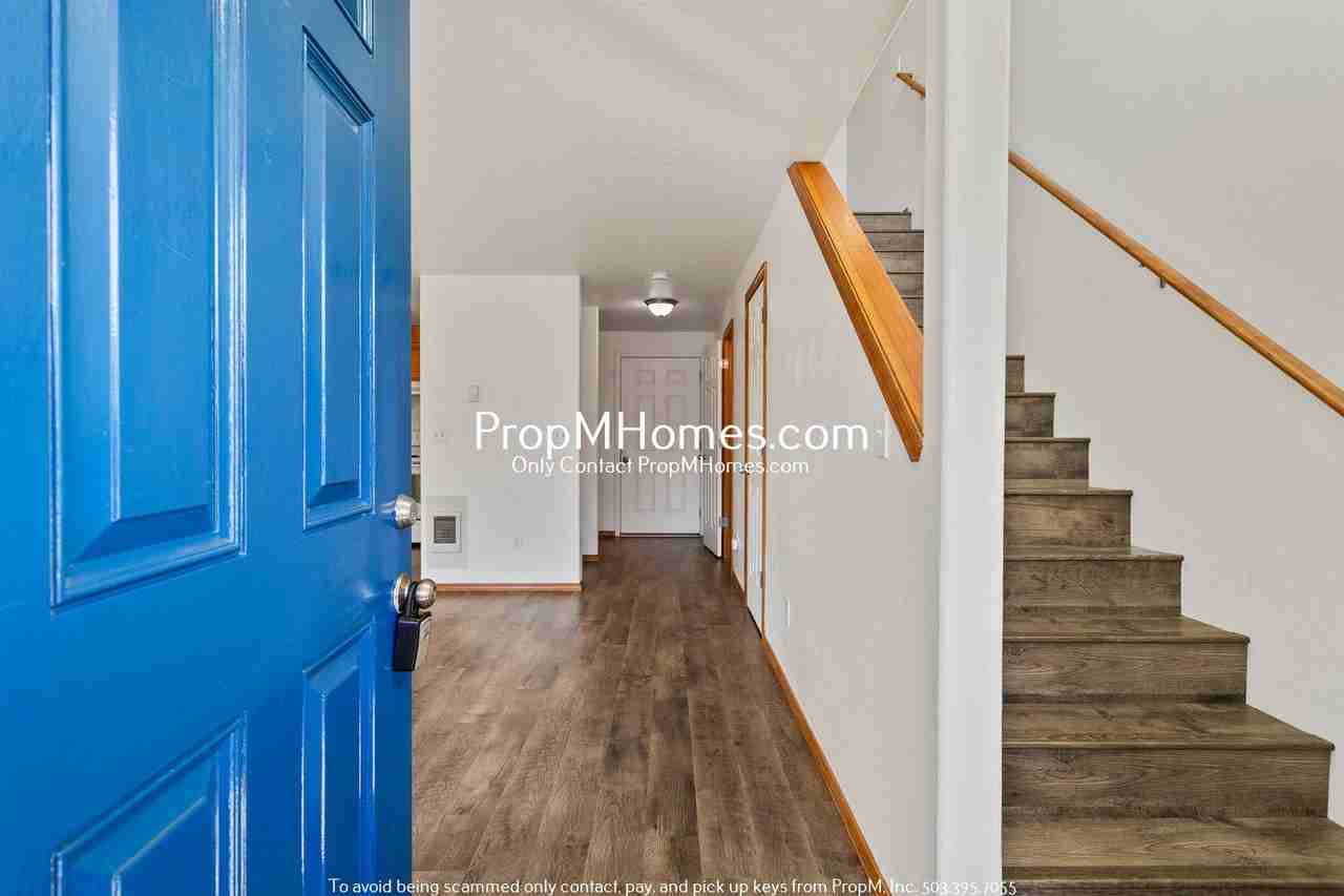 2203 E Sam Parrett Dr - Photo 2 of 22