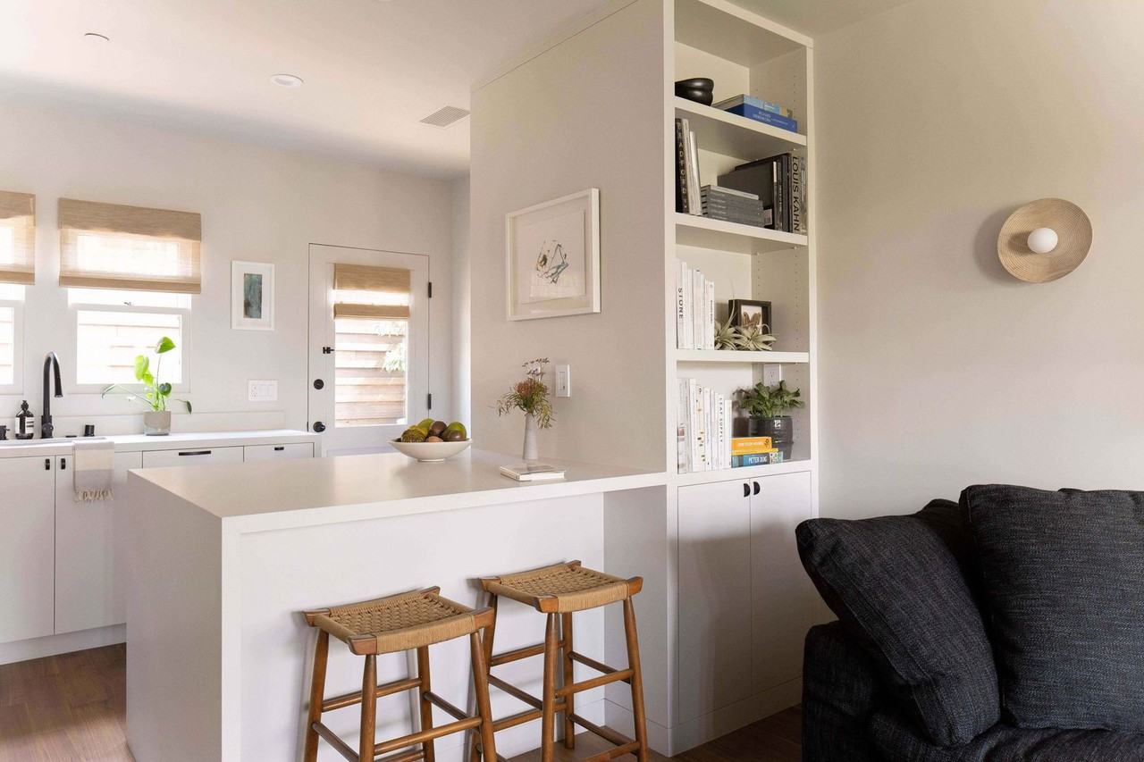 231 Beach St - Photo 4 of 17