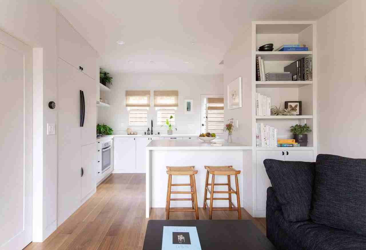 231 Beach St - Photo 5 of 17