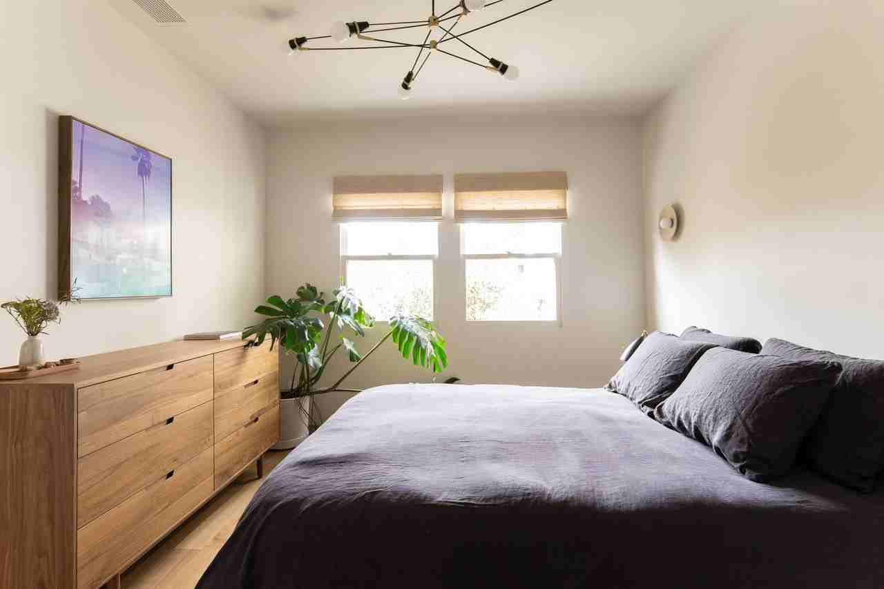 231 Beach St - Photo 7 of 17