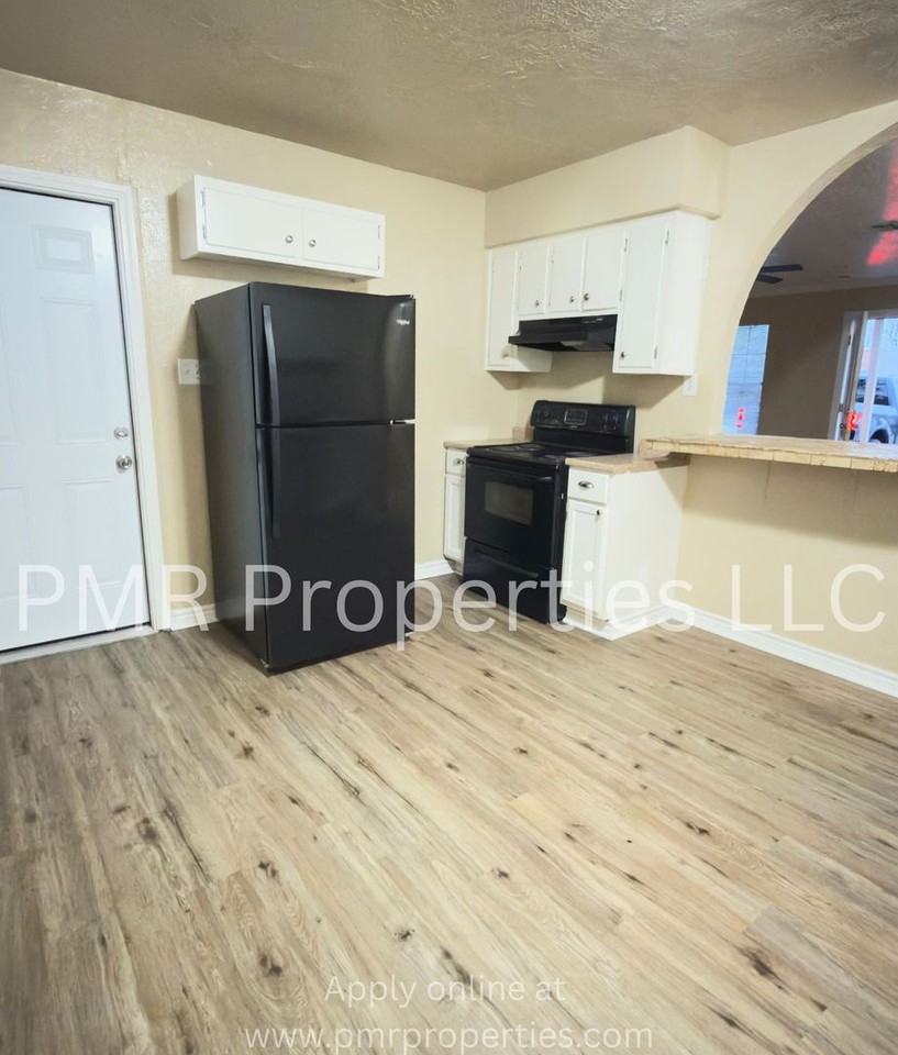 5330 Nw Oak Ave - Photo 5 of 9