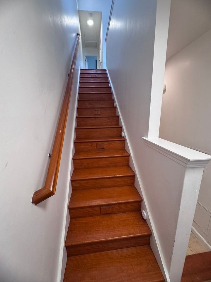 142 4th St - Photo 3 of 24