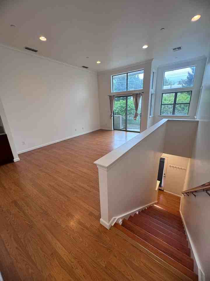 142 4th St - Photo 4 of 24