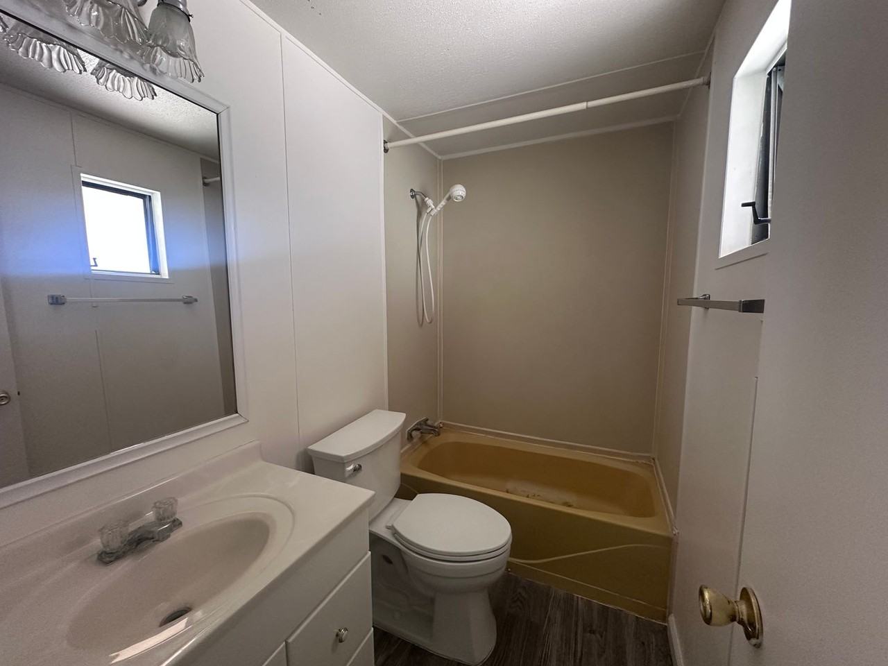 1470 Marina Parkway Dr - Photo 6 of 16