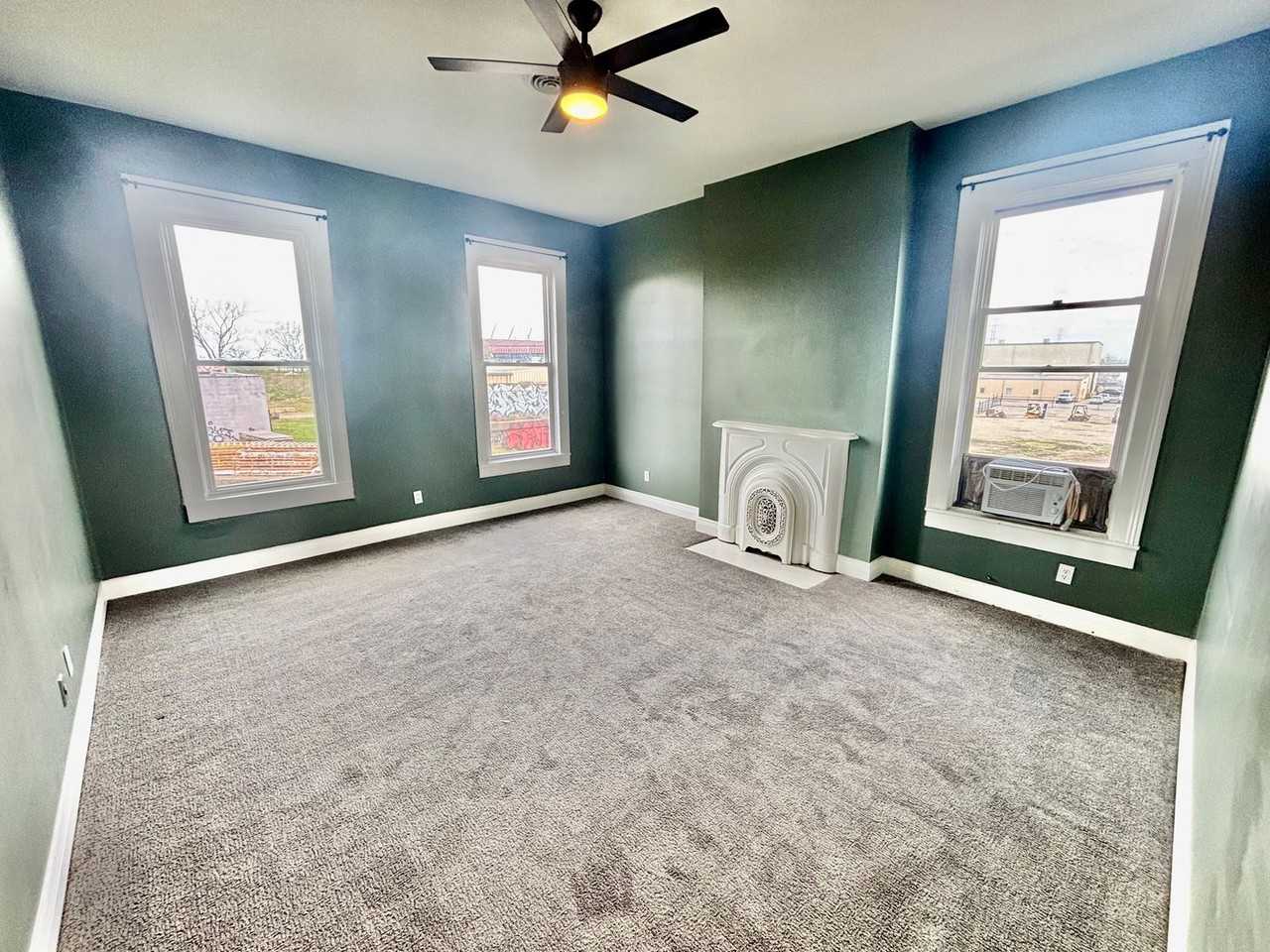 1027 Franklin St - Photo 7 of 13