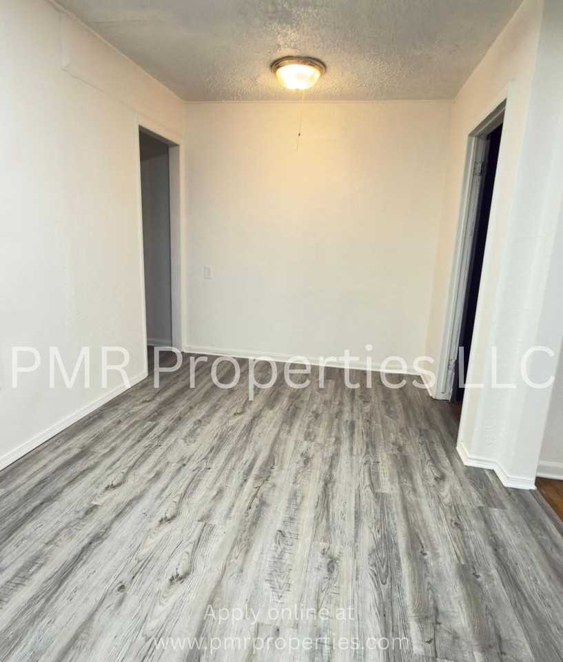 2508 Nw 13th St - Photo 2 of 10