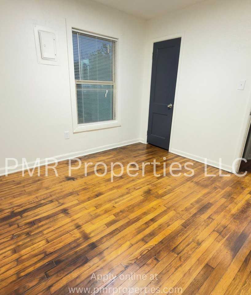 2508 Nw 13th St - Photo 5 of 10