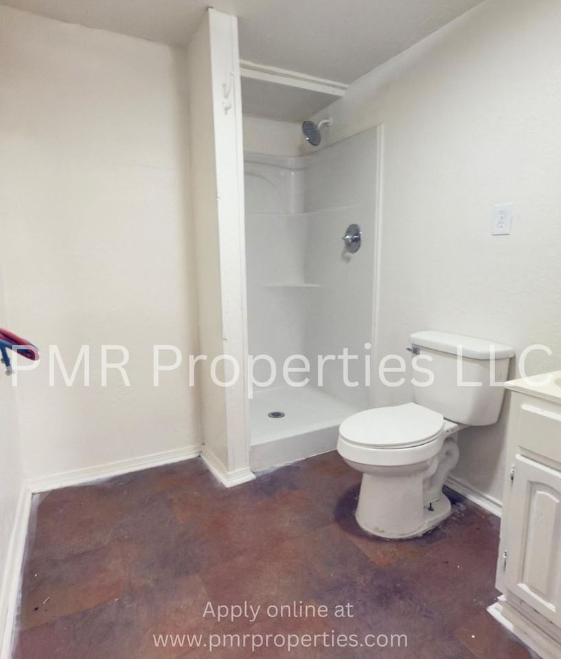 2508 Nw 13th St - Photo 7 of 10