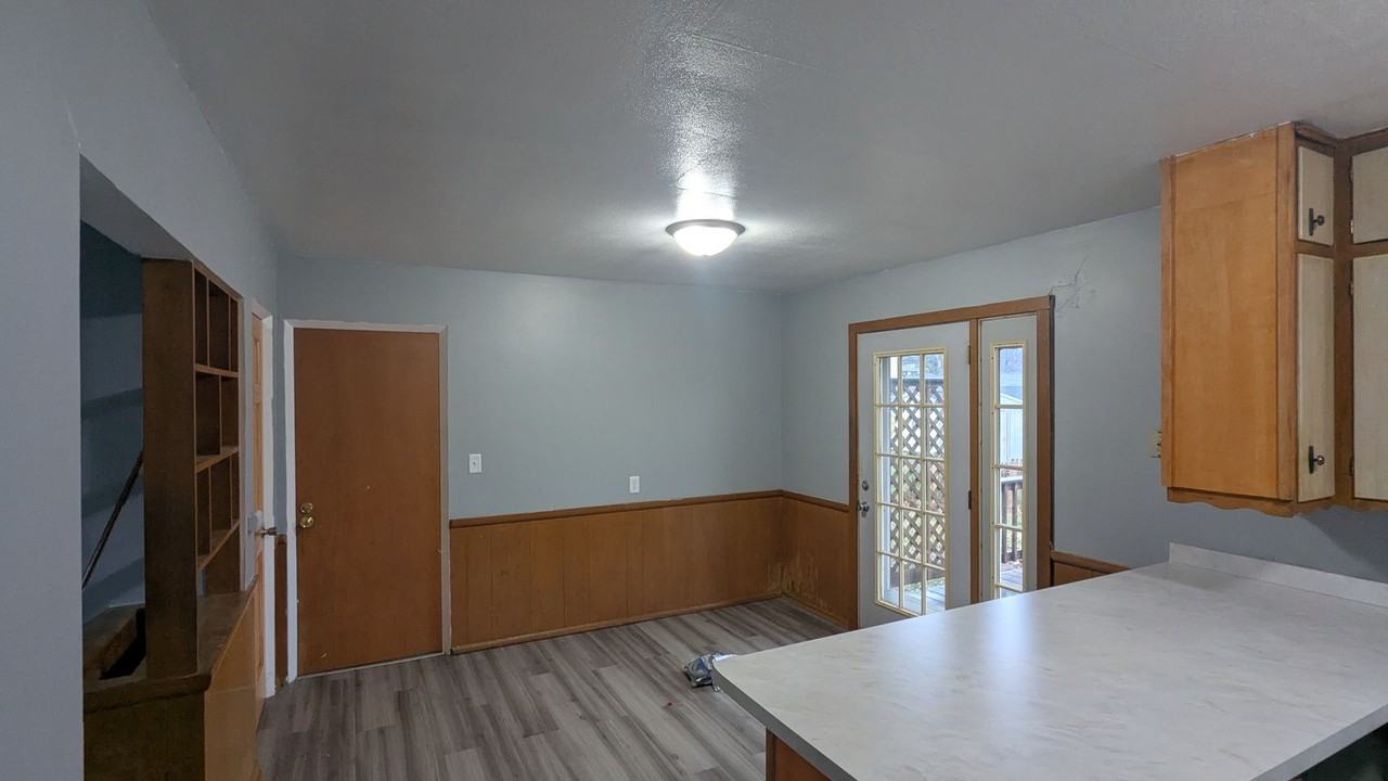 901 Loretta Ave - Photo 5 of 10
