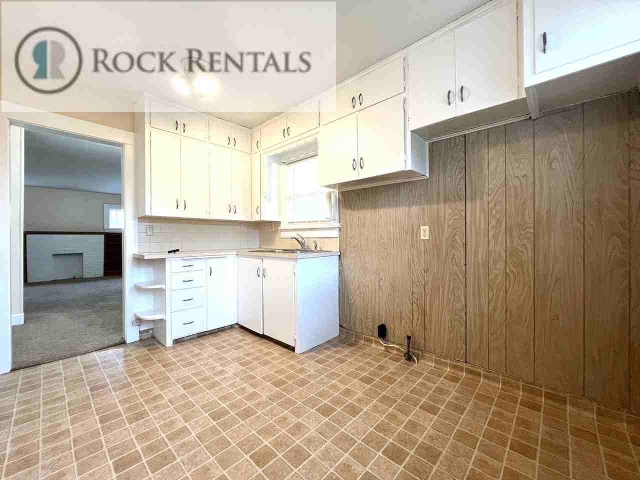 125 W 16th Ave - Photo 3 of 8