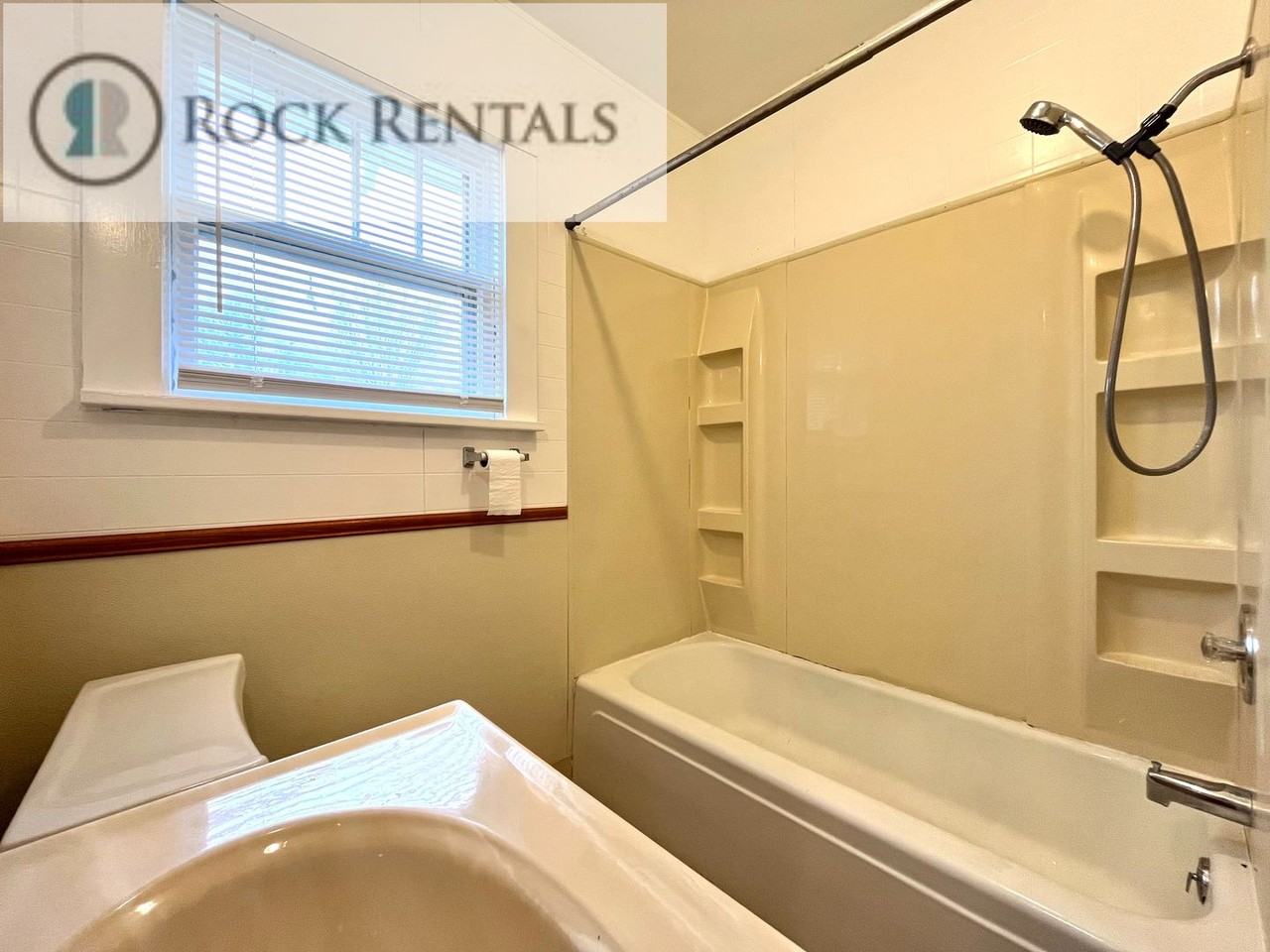 125 W 16th Ave - Photo 5 of 8