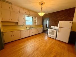 featured image of 909 S 6th Ave