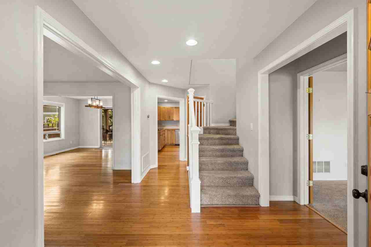 4442 Alexander St - Photo 2 of 25