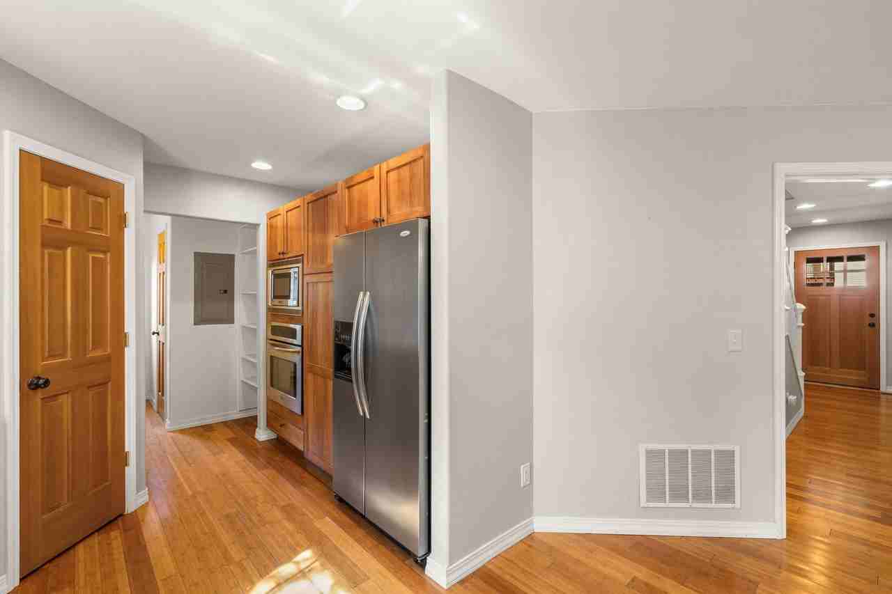 4442 Alexander St - Photo 7 of 25