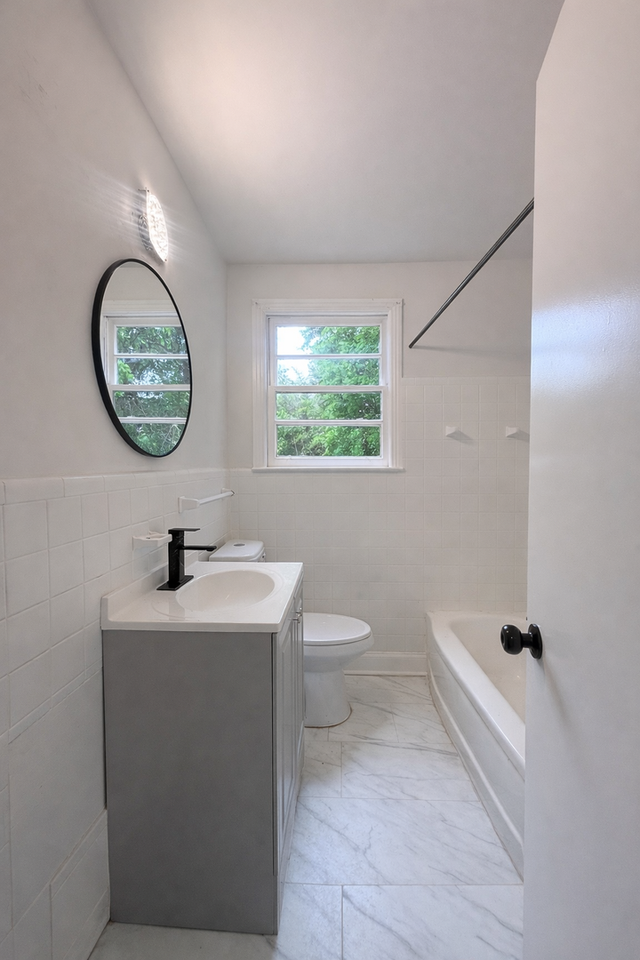 2503 Skyline Ave - Photo 3 of 12