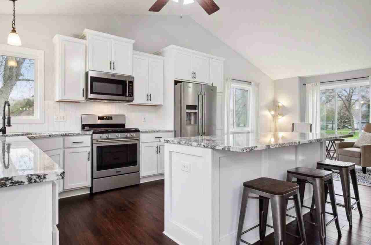 1163 Ridge Bluff Ct - Photo 4 of 29