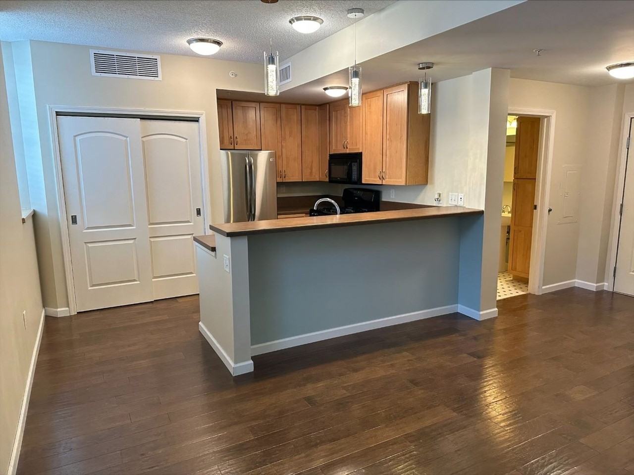 2040 Como Ave #107 - Photo 6 of 17