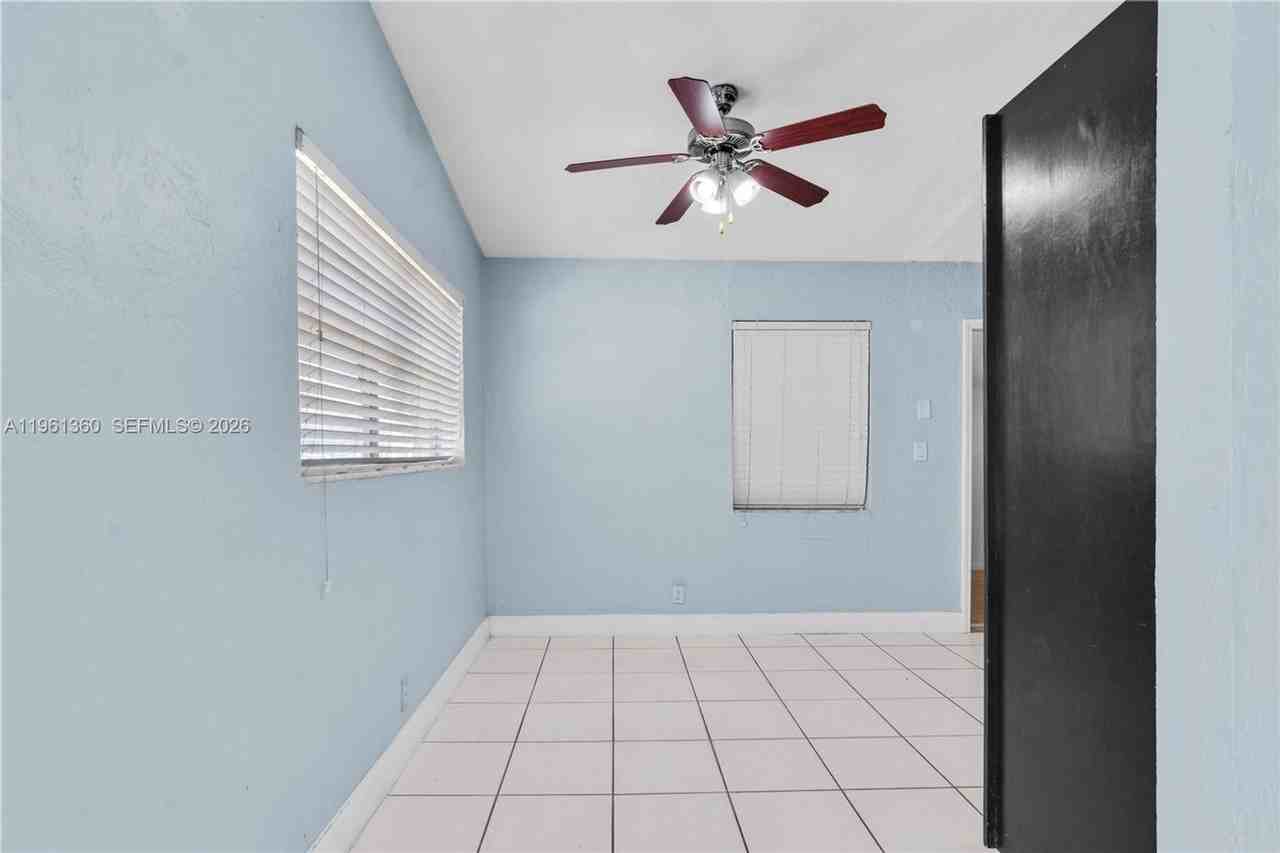 11535 Lincoln Blvd - Photo 4 of 15