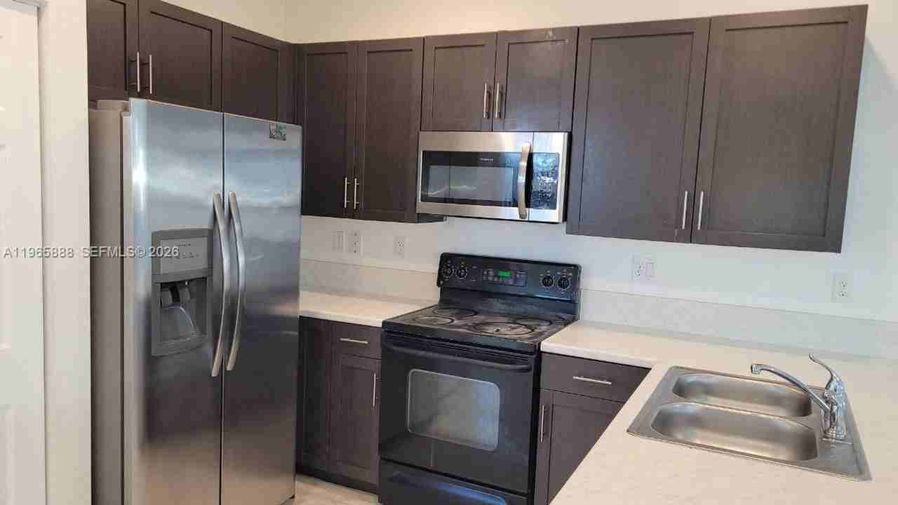 22910 Sw 127th Pl - Photo 3 of 20