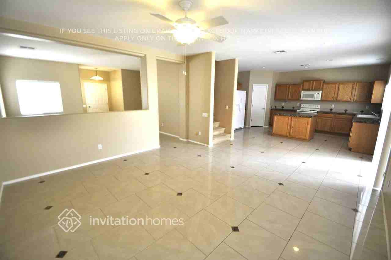 17272 W Marshall Ln - Photo 5 of 10