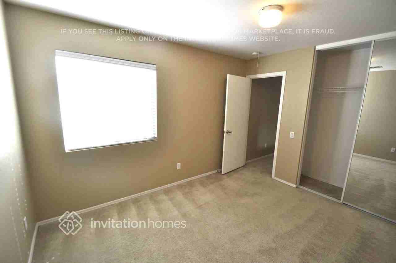 17272 W Marshall Ln - Photo 6 of 10