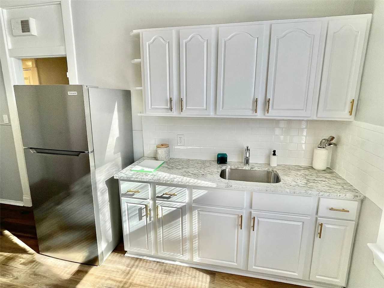 3294 Gravois Ave - Photo 3 of 19