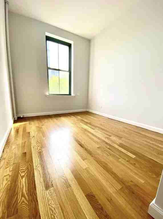 60 Henry St #4 - Photo 6 of 8