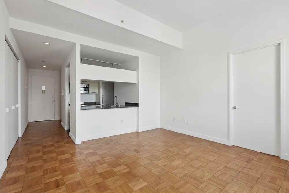 Exchange Pl #18-6 - Photo 2 of 10