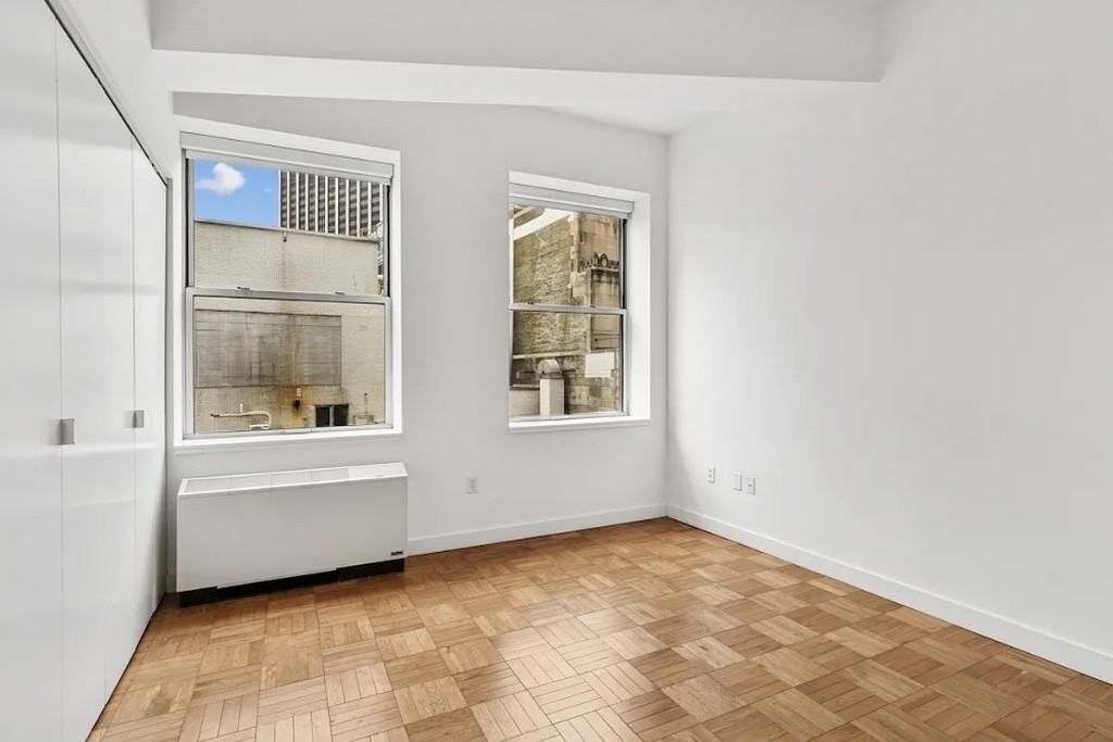 Exchange Pl #18-6 - Photo 3 of 10