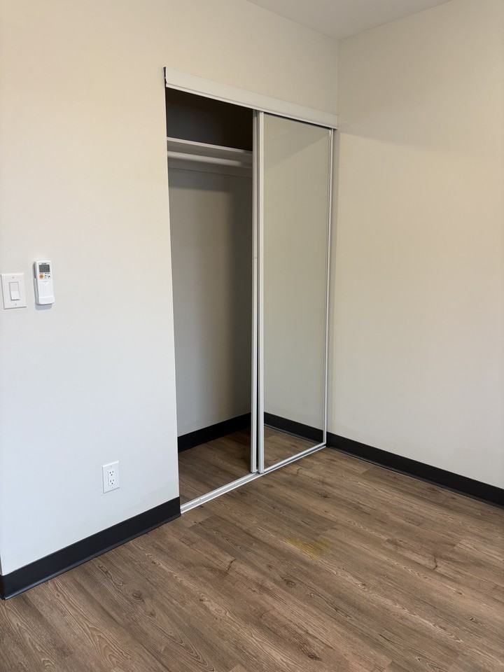 145 Woodward Ave - Photo 7 of 11