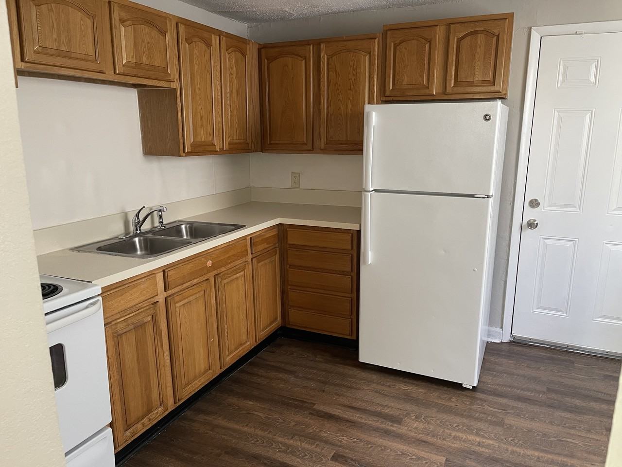 5435 Amazon Ave #1 - Photo 3 of 14