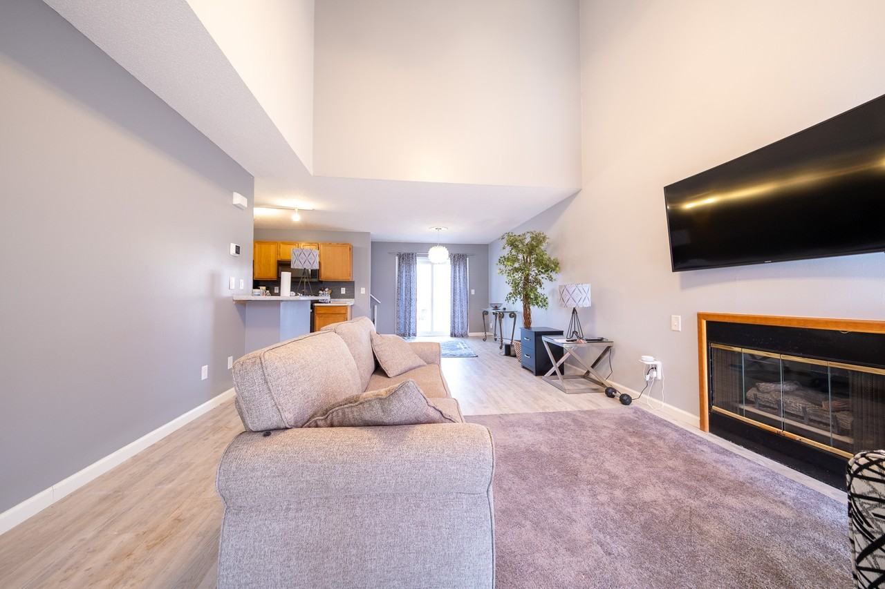 1039 Fillmore Cir Ne #1 - Photo 6 of 28