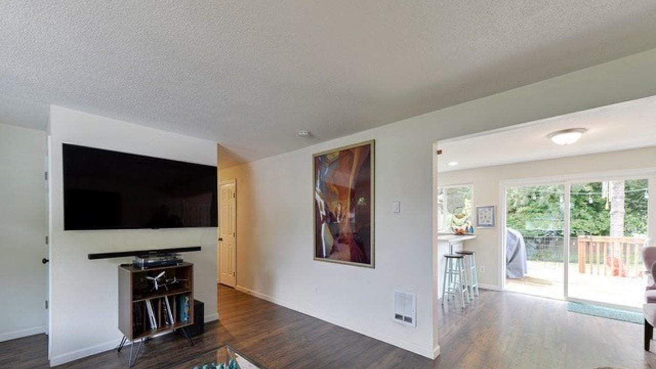 10710 115th Ave Sw #1 - Photo 3 of 17