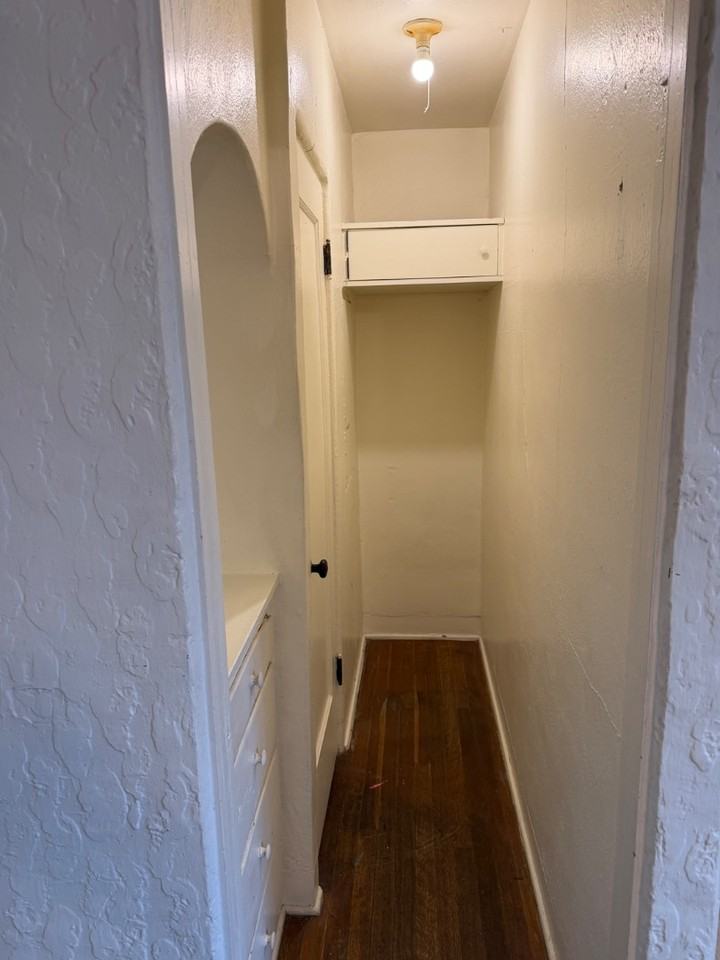 330 N Holly - Photo 6 of 21