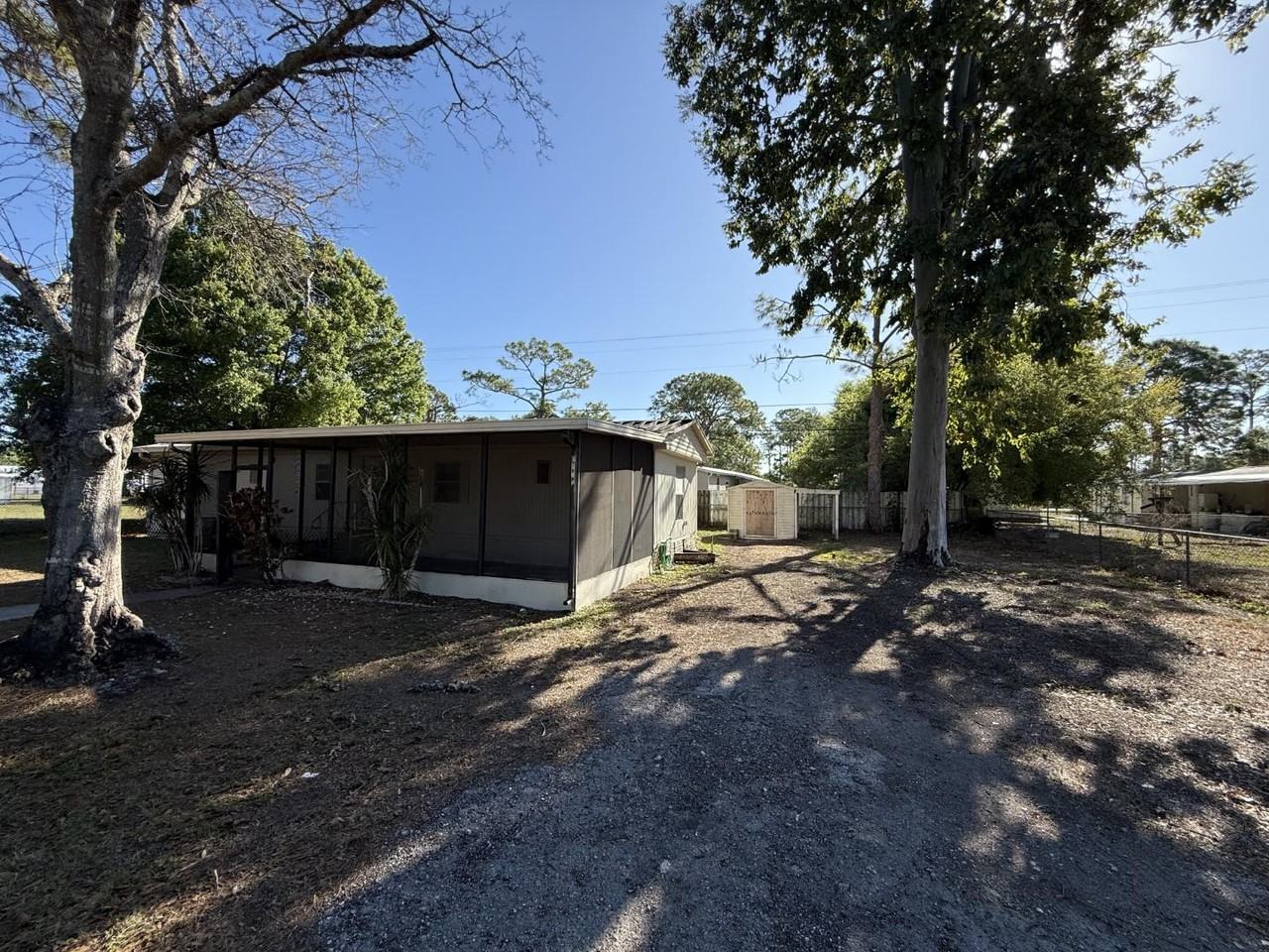 8135 Tolles Dr - Photo 4 of 20