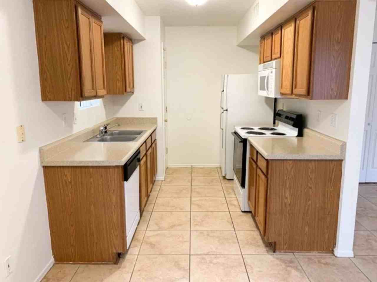 Casitas On Broadway - Photo 5 of 14