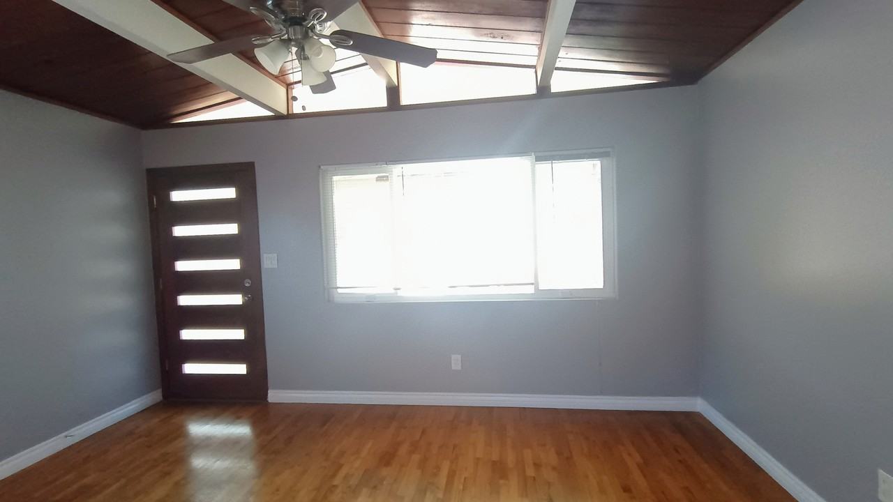 5138 Savannah St #1 - Photo 5 of 18