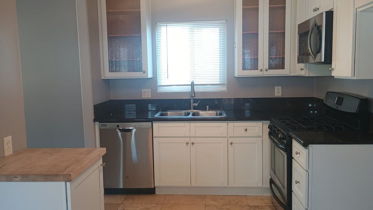 5138 Savannah St #1 - Photo 7 of 18