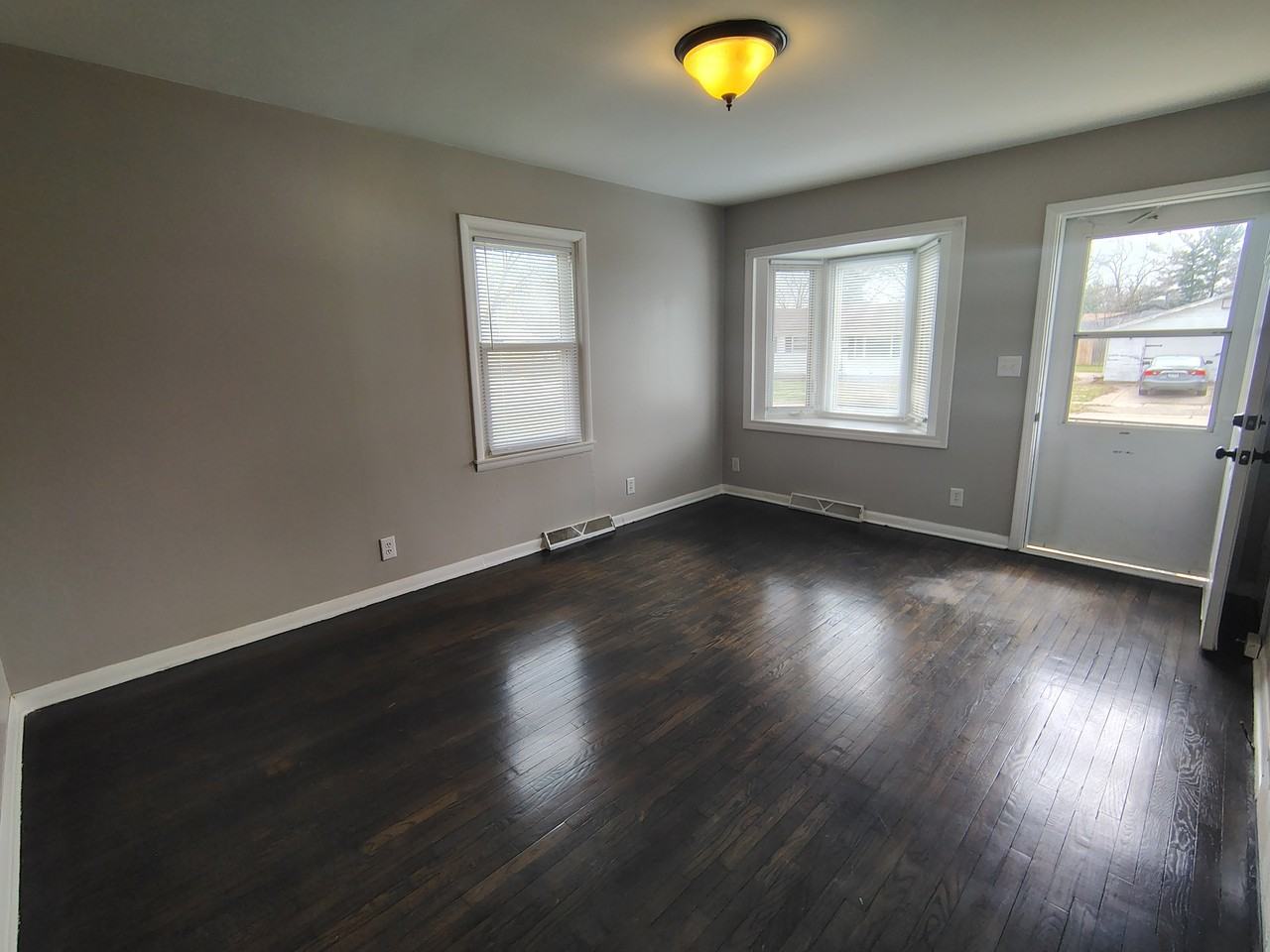 912 Hayes Ave #1 - Photo 2 of 10